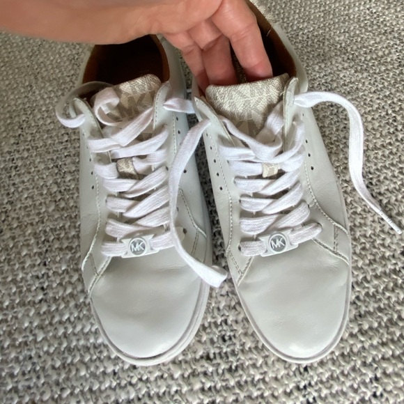 White sneakers - Picture 6 of 6